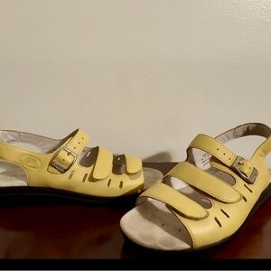 Propet breeze walker sandal, yellow leather/blk soles, sz 8, used with pics.